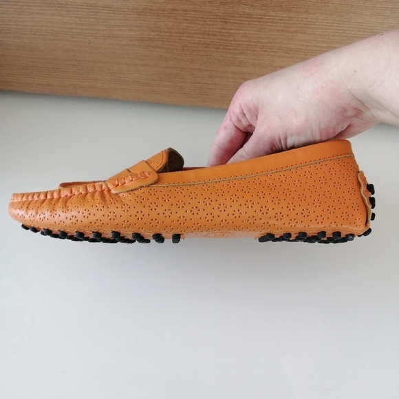 Tod's Gommino Leather Driving Loafers Lasercut Orange Woman's 36 (6 US) Like New - Picture 5 of 17